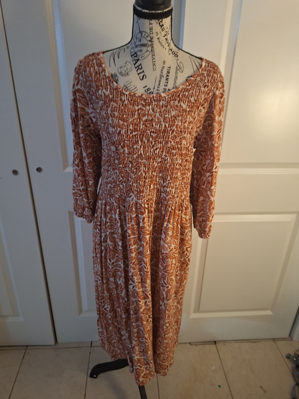 croft & barrow Rust and White Smocked Floral Midi Dress - Picture 4 of 4